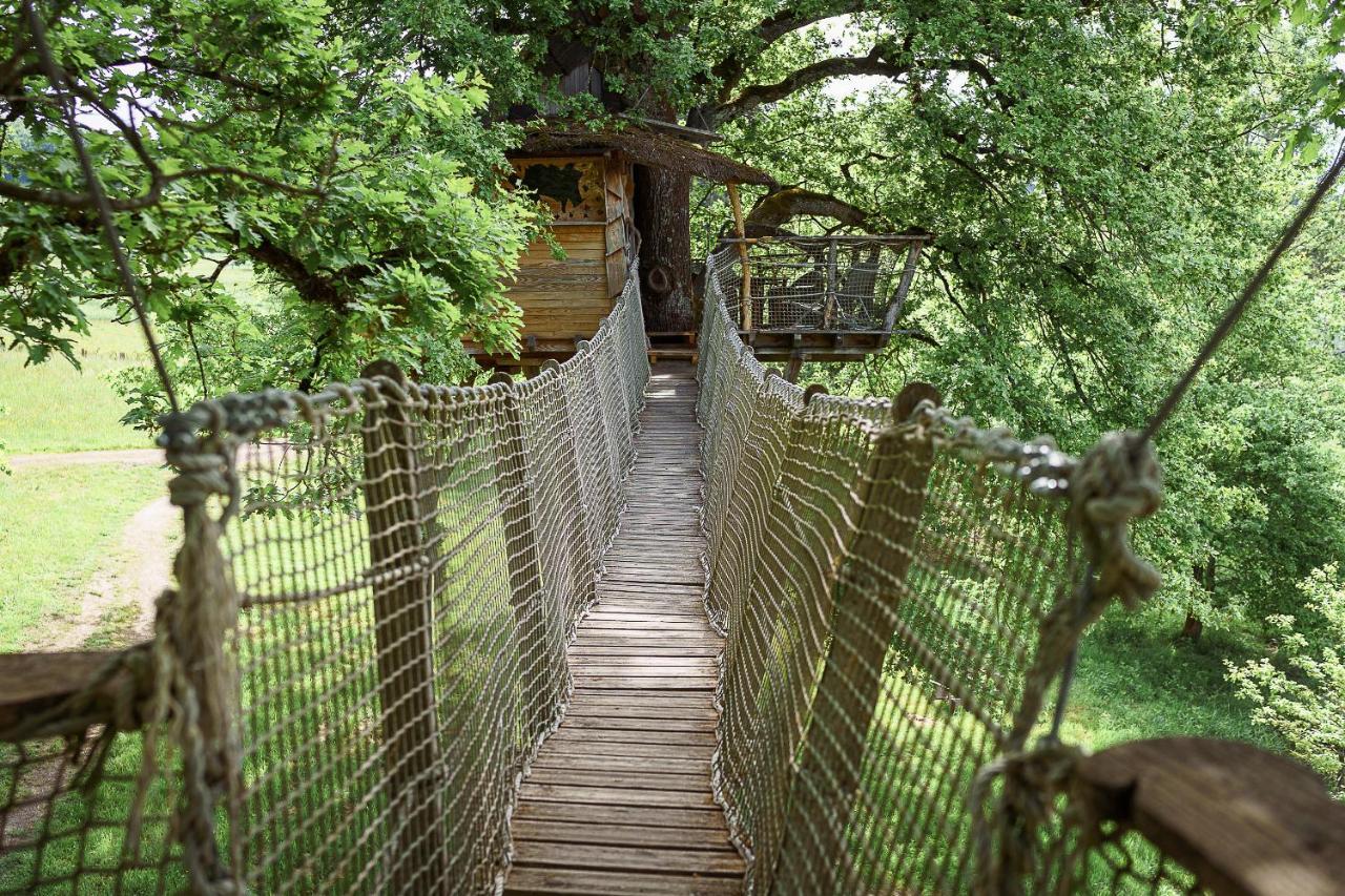 Cabane Perchee Dans Les Arbres Saint-Hilaire-en-Morvan Exterior foto