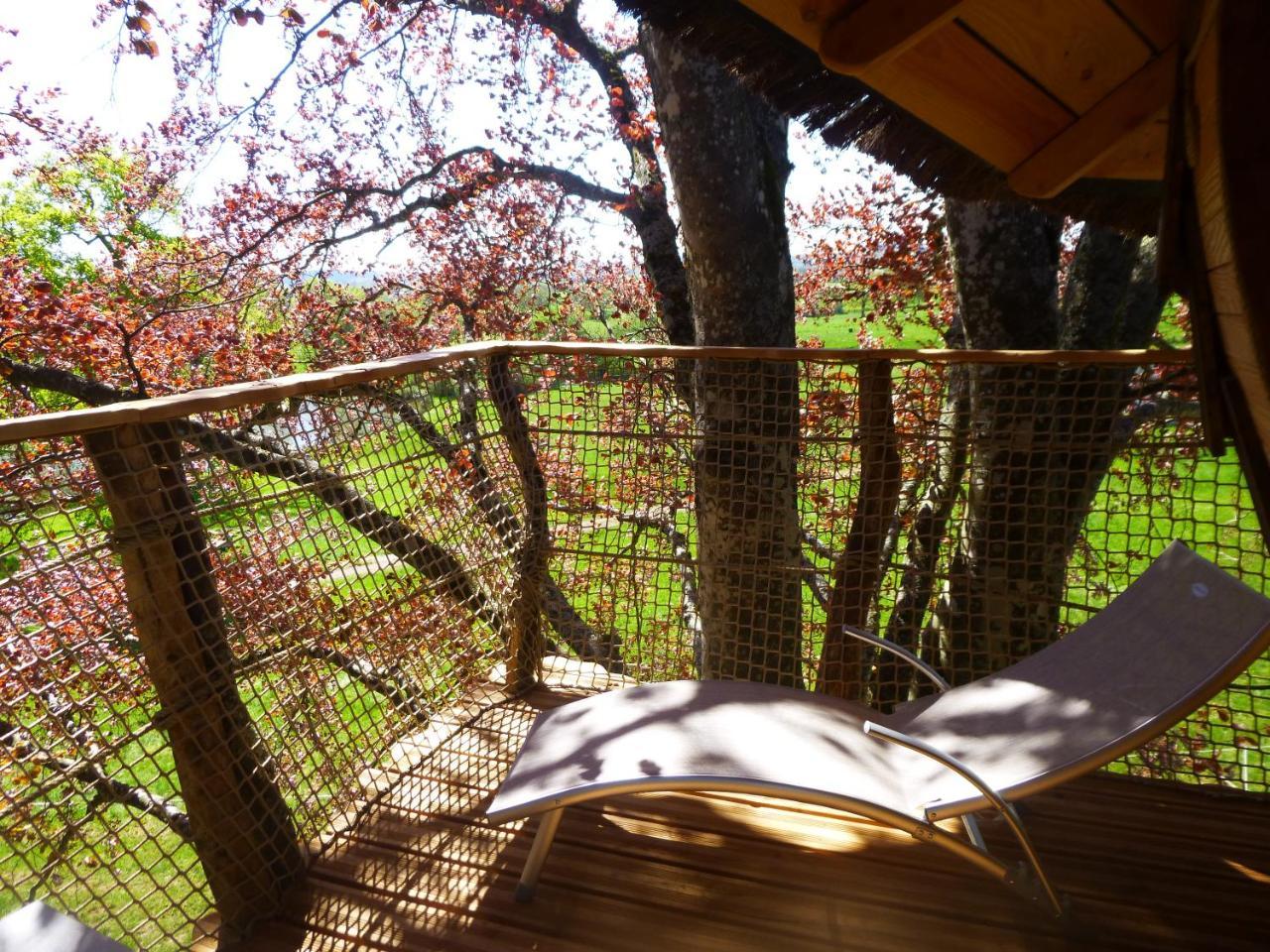 Cabane Perchee Dans Les Arbres Saint-Hilaire-en-Morvan Exterior foto